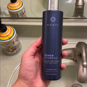 Renew shampoo by Monat
